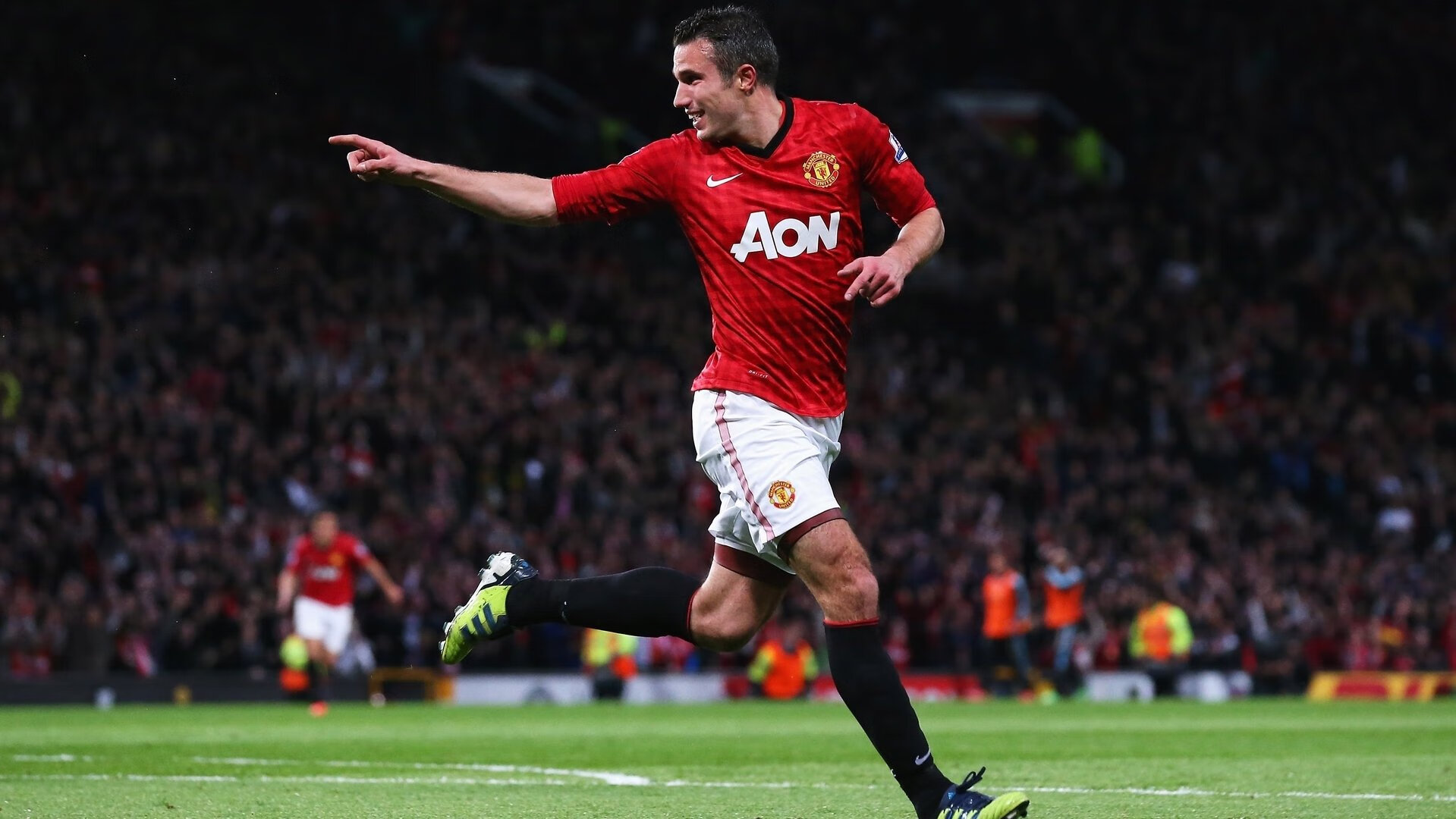 保级大战:英超中下游球队谁能成功上岸?,英超保级专业户