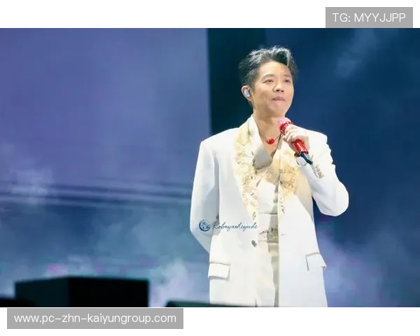 世界足球传奇观看演唱会级别助攻，全网惊叹